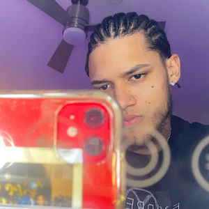 Meet your Posher, Enmanuel